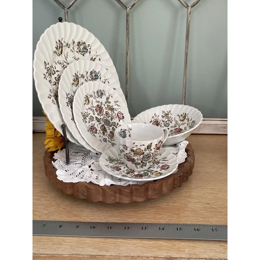 Vintage Johnson Brothers Staffordshire Bouquet 6 Piece Setting England IRONSTONE